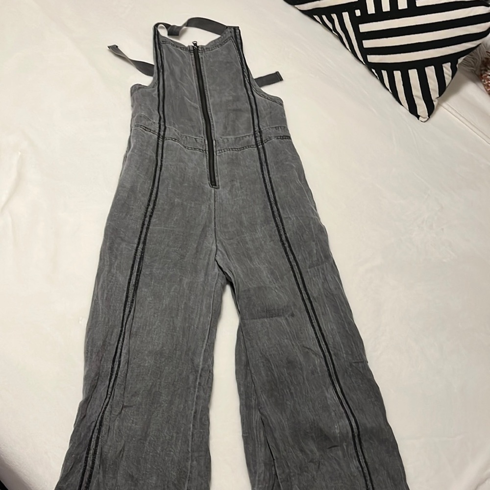 Free People Jumpsuit - Zips in the front